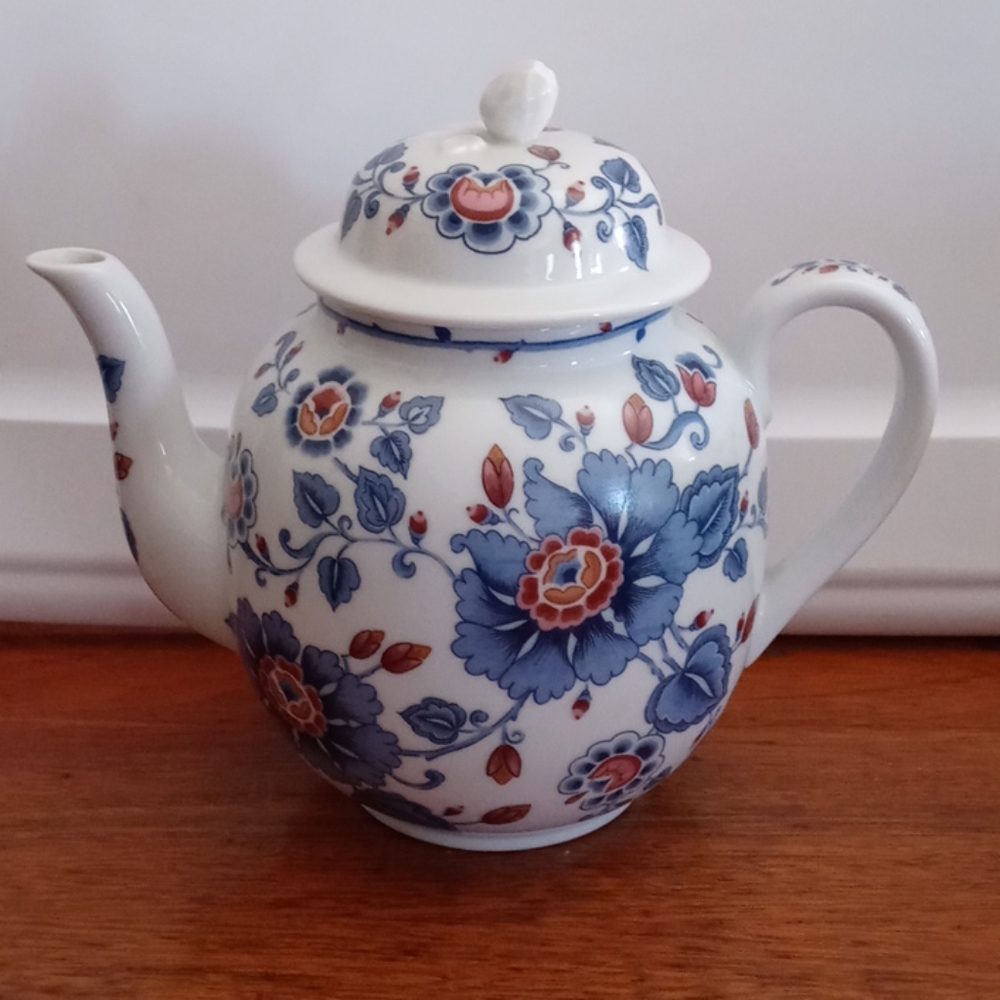 Estee Lauder Vintage Blue Flower Porcelain Tea Pot